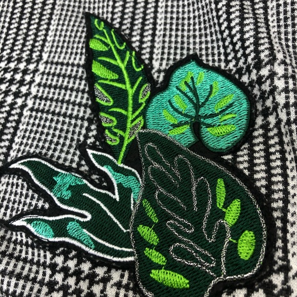 Zara Gray Houndstooth Leaf Patch Peplum Blouse Size S - Picture 4 of 10